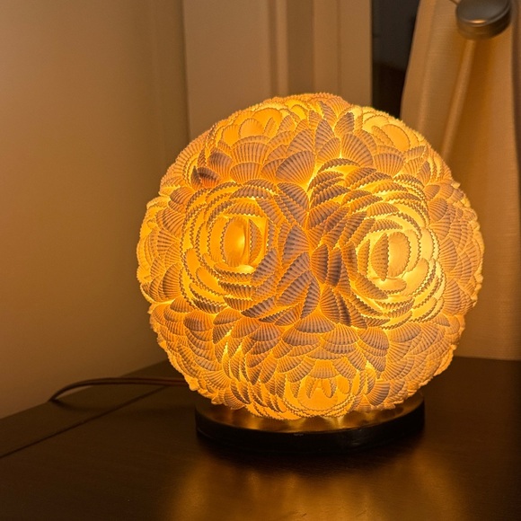 Elegant Floral Table Lamp - Picture 2 of 7